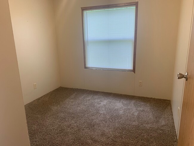Building Photo - $250 OFF FIRST MONTH'S RENT - Country living!