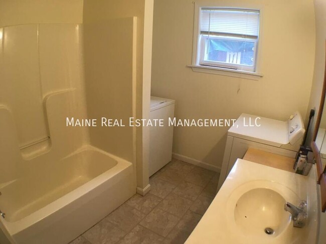 Building Photo - 502 North St