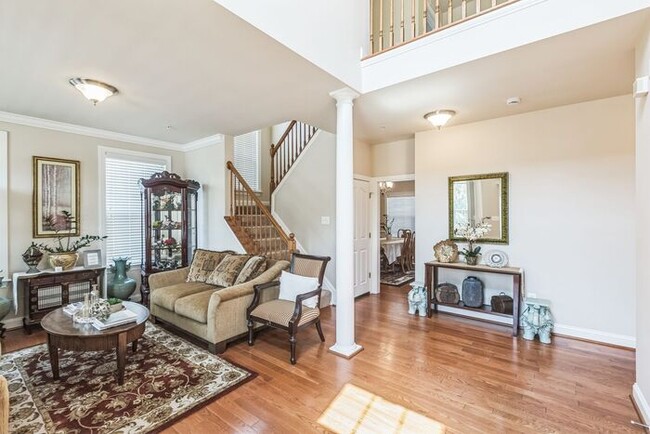 Building Photo - 46820 Shelton Dr