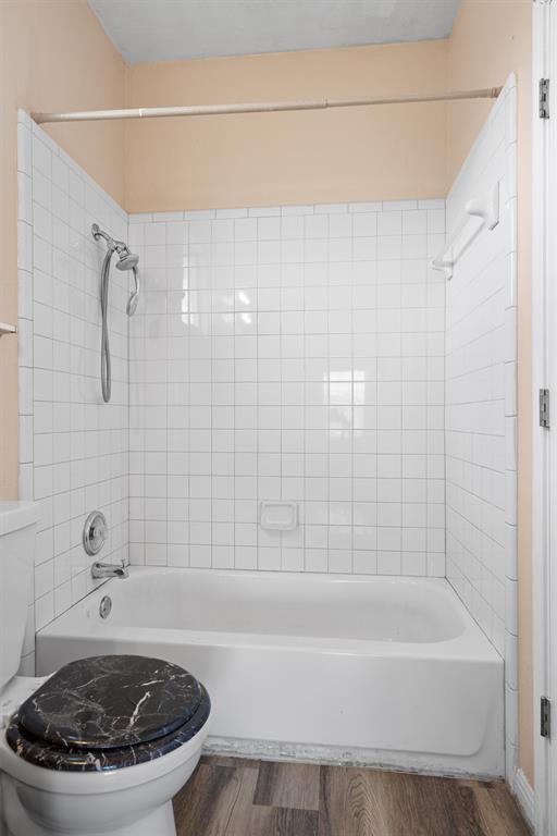 Building Photo - 7502 Lazy Creek Dr