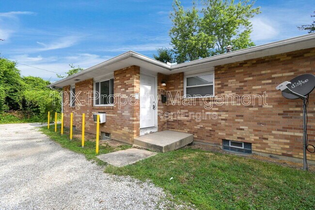 Building Photo - 1731 Elaine Rd