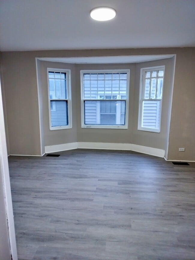 Building Photo - 240 s 39th st