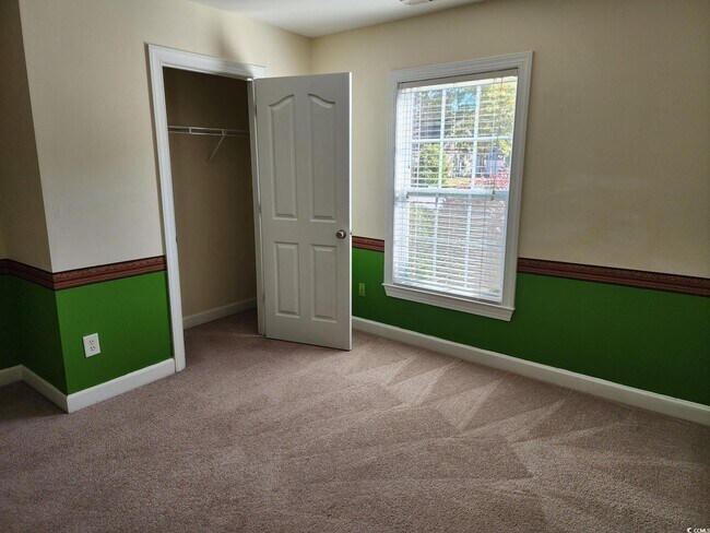 Building Photo - 176 Whispering Oaks Dr