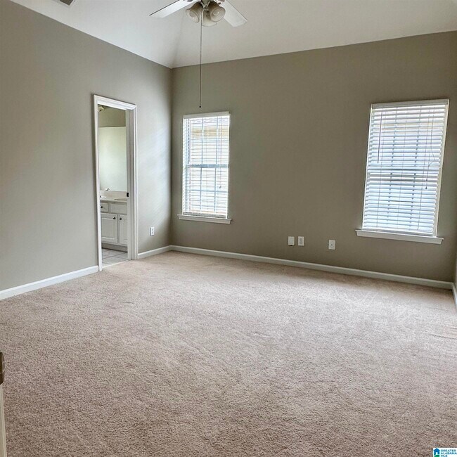 Building Photo - 821 Savannah Ln