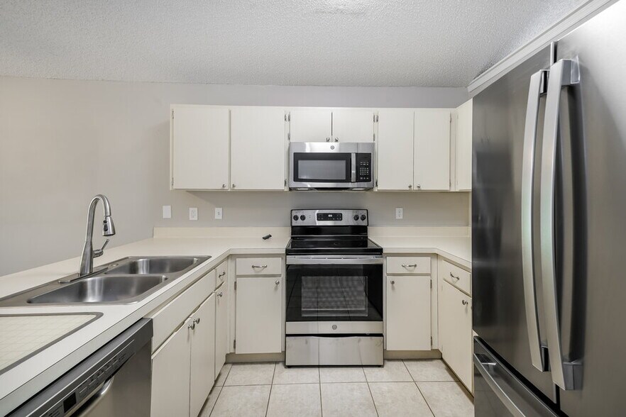 Building Photo - 1831 Coyote Pl