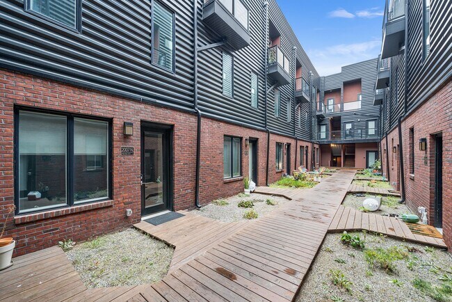 Building Photo - The Gotham Townhome