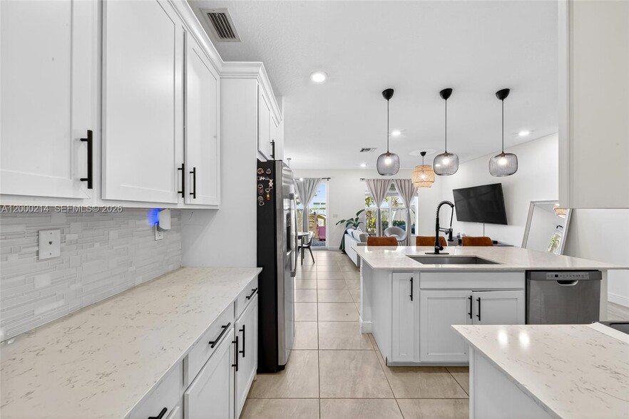 Building Photo - 4349 Veleiros Ave