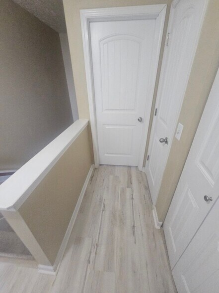 Building Photo - 572 Bradburn Village Cir