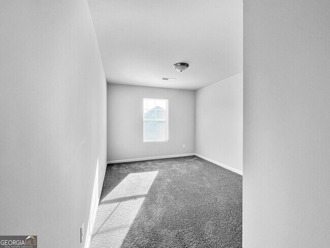 Building Photo - 172 Daisy Cir