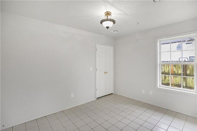 Building Photo - 1169 NE Monroe St