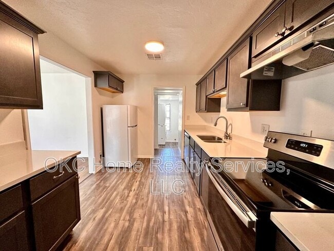 Building Photo - 2537 NW 35th St