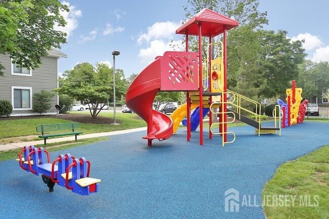 Building Photo - 1000 Pheasant Hollow Dr