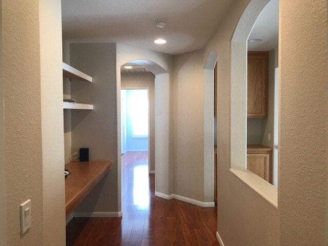 Building Photo - Newbury Park 4+3 on cul-de-sac w/lots of community amenities!