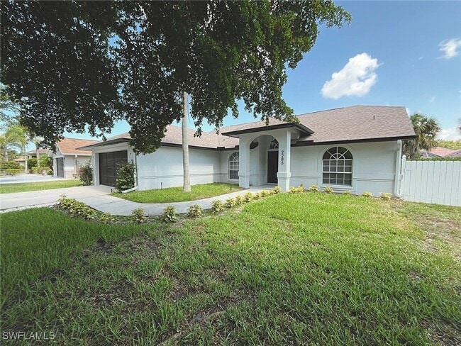 Building Photo - 2285 River Reach Dr