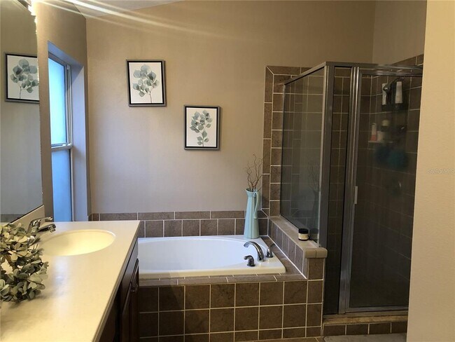 Building Photo - 10121 Coldwater Loop