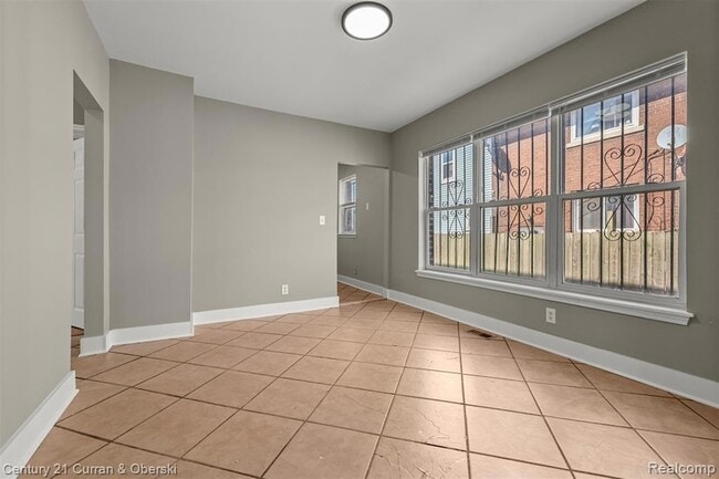 Building Photo - 1409 N Green St