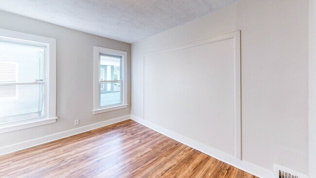 Building Photo - Beautiful Beaver Hills Single Family | Ava...