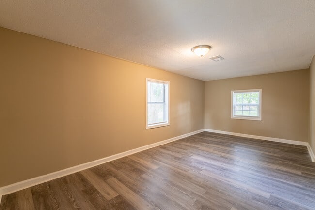 Building Photo - 2248 Colonial Hills Dr