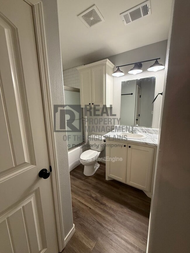 Building Photo - 13057 Raymond Rd