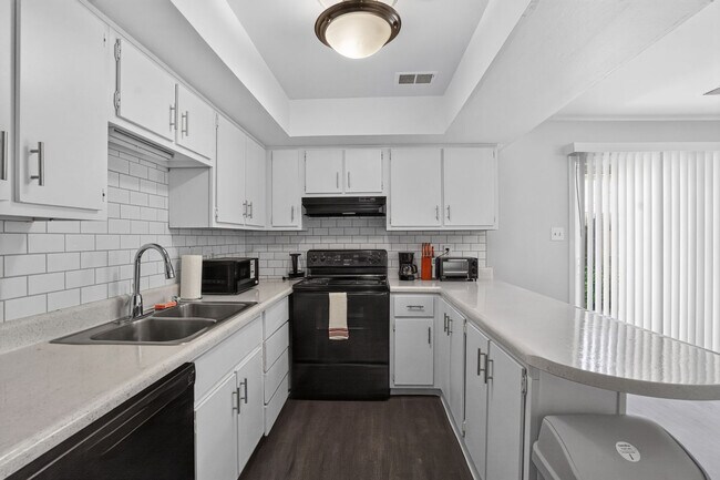 Building Photo - 9201 E 30th St