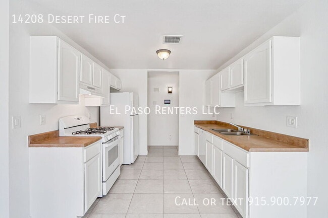 Building Photo - 14208 Desert Fire Ct