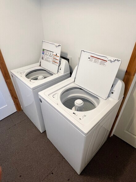 Laundry - 3260 Starr St