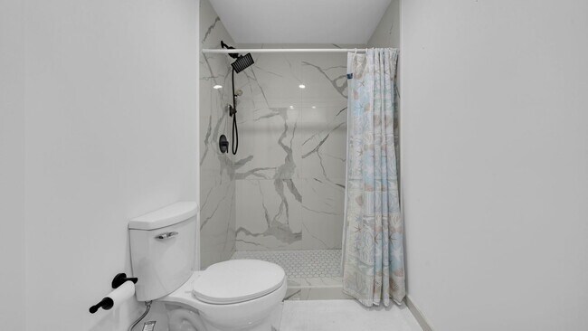 Building Photo - 415 NW 13 Ct