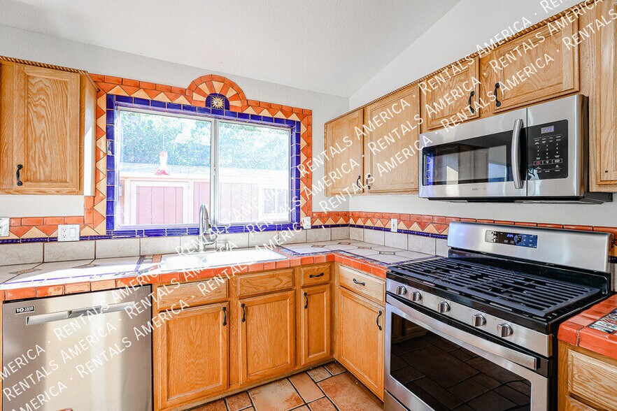 Building Photo - 5375 N 87th Ave
