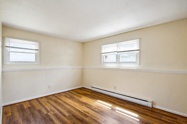 Building Photo - Hillside Apartments