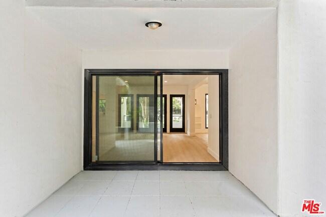 Building Photo - 1800 Benedict Canyon Drive