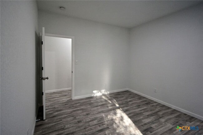 Building Photo - 1234 Clearcreek Dr