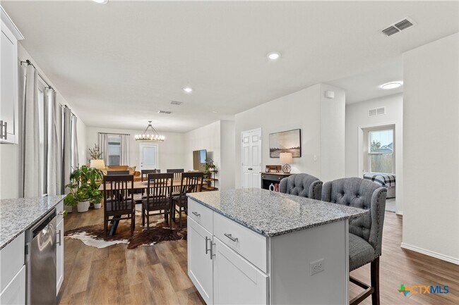 Building Photo - 808 Beacon Hts