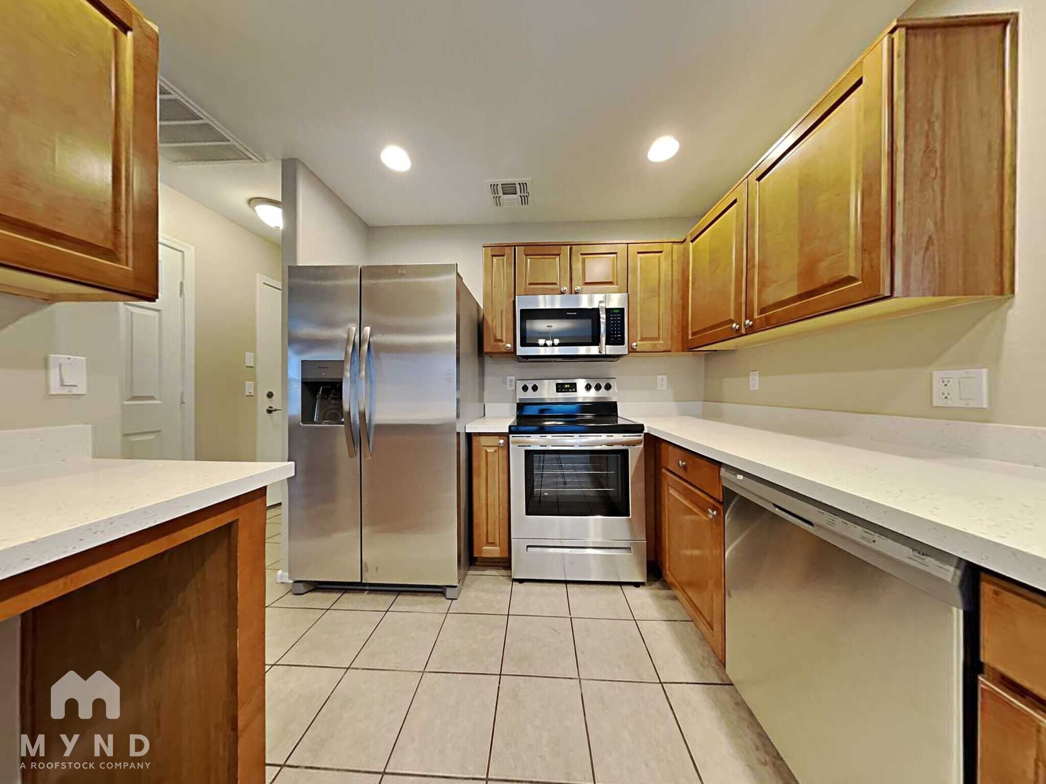 Building Photo - 3420 W St Anne Ave