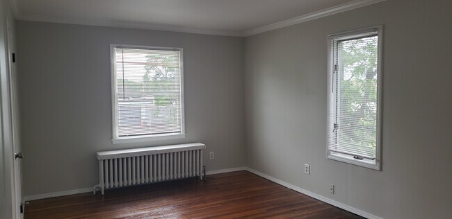 Building Photo - 54 Lambert St