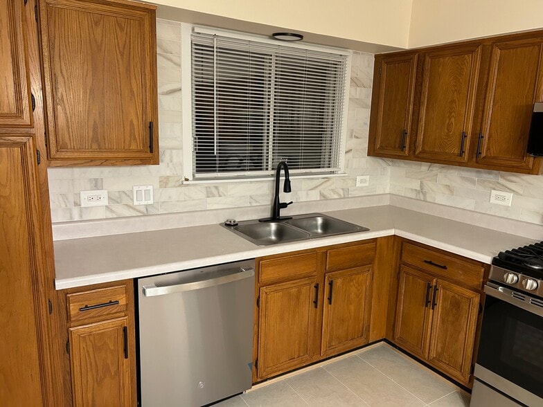 Building Photo - 1526 N River West Ct