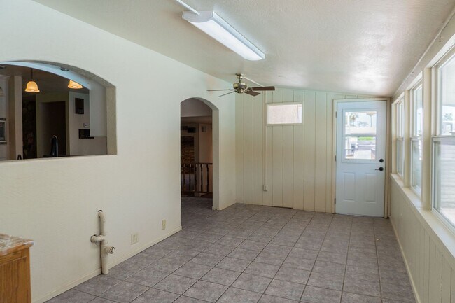 Building Photo - Spacious 3-Bedroom, 4-Bath Vintage Home wi...