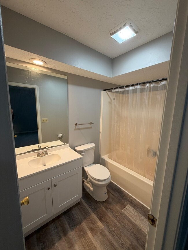 Building Photo - 310 Powell Rd