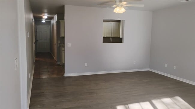 Building Photo - 281 Graystone Cir