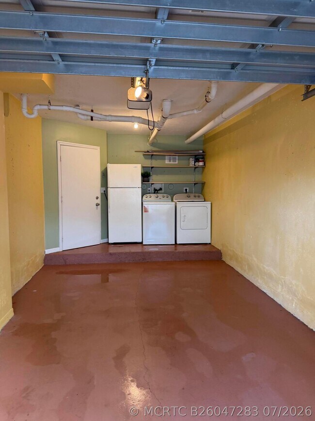 Building Photo - 1503 Crestwood Ct S