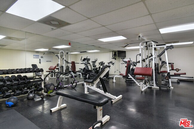 Building Photo - 4501 Cedros Ave