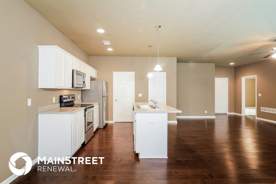 Building Photo - 1506 NE Jaclyn Dr