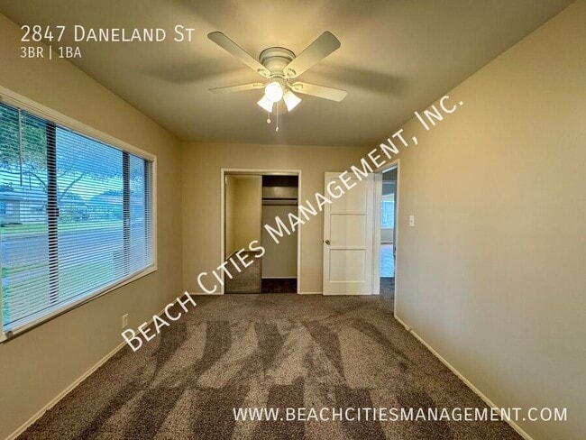 Building Photo - 2847 Daneland St