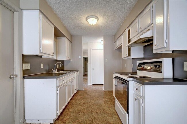 Building Photo - 3916 Stoney Hill
