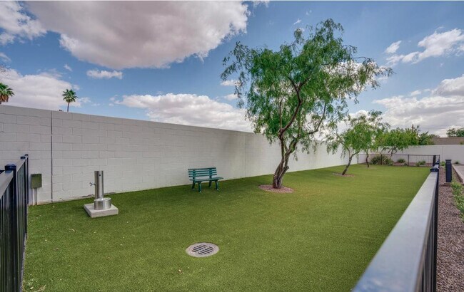 Building Photo - 7300 E Earll Dr