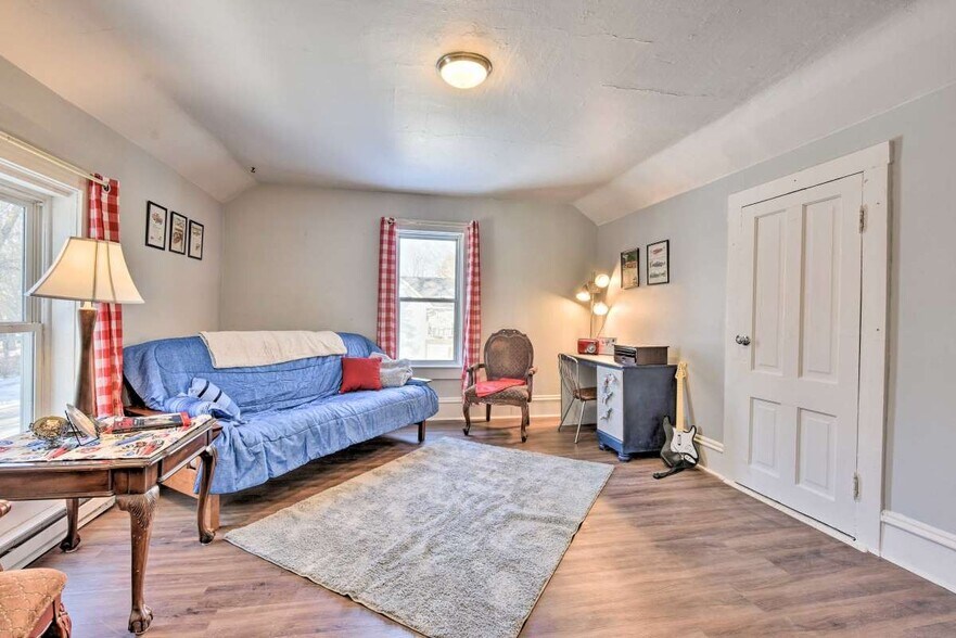 living room - 1012 10th St E