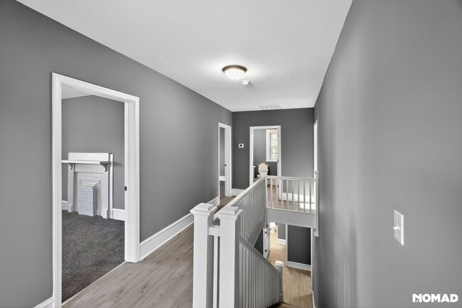 Building Photo - 512 Maple Ave