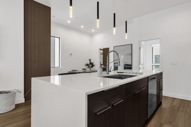 Building Photo - 4220 N 32nd St