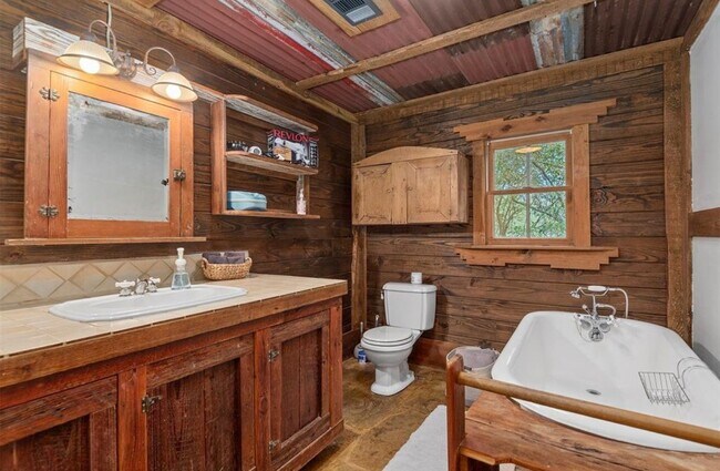 Building Photo - 23205 Decker Prairie-Rosehill Rd