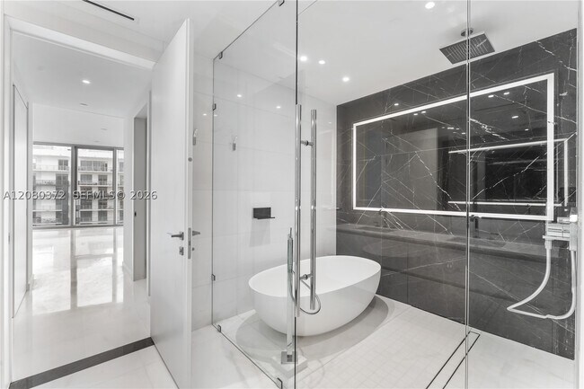 Building Photo - 300 Biscayne Blvd