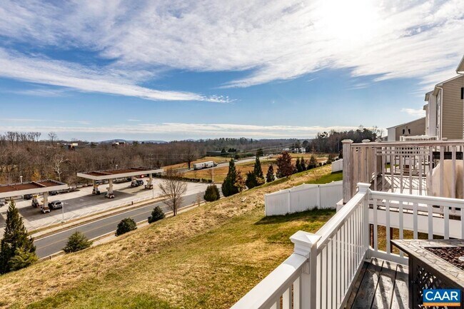 Building Photo - 2033 Elm Tree Ct